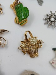 Vintage Lot Of Brooches. Golf Cart. Rhinestones. Colorful. Heart & Flowers