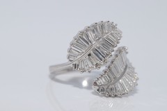 New Made 18k Gold Natural Tapered Baguette Cut Diamond Decorated Ring