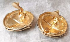 VTG Black Enamel Domed Lg Round Window Pane Goldtone Statement Clip-on Earrings