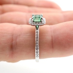 Pettie 14k Solid White Gold .60ct Natural Emerald and Diamond HALO Ring Sz 5.25