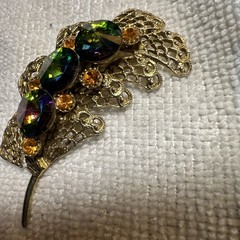 Vintage Filigree Leaf Watermelon Rivoli Vitrail Crystal Gold Tone Brooch Pin