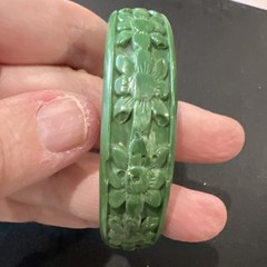 Green Lucite Plastic Bracelet Carved Flowers 2.5 In Diameter
