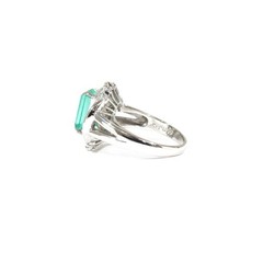 Emerald ring in platinum Japanese Vintage Estate Jewelry JEM-1151
