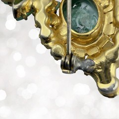 Vintage JULIANA BOOK PIECE 1965 Jade RHINESTONE Gold Filigree BROOCH Pin D&E