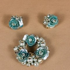 VTG Signed Japan Bridal Wedding Blue Gold Tone Floral Wreath Brooch Earrings B64