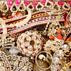 Vintage To MOD ALL RHINESTONE BLING Craft/Junk Jewelry 2.2 lbs Arts Crafts DIY