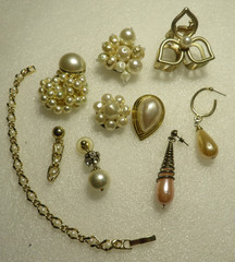 Vintage Clip On Goldtone Faux Pearl Earrings Lot Of 10 Singles As Pictured