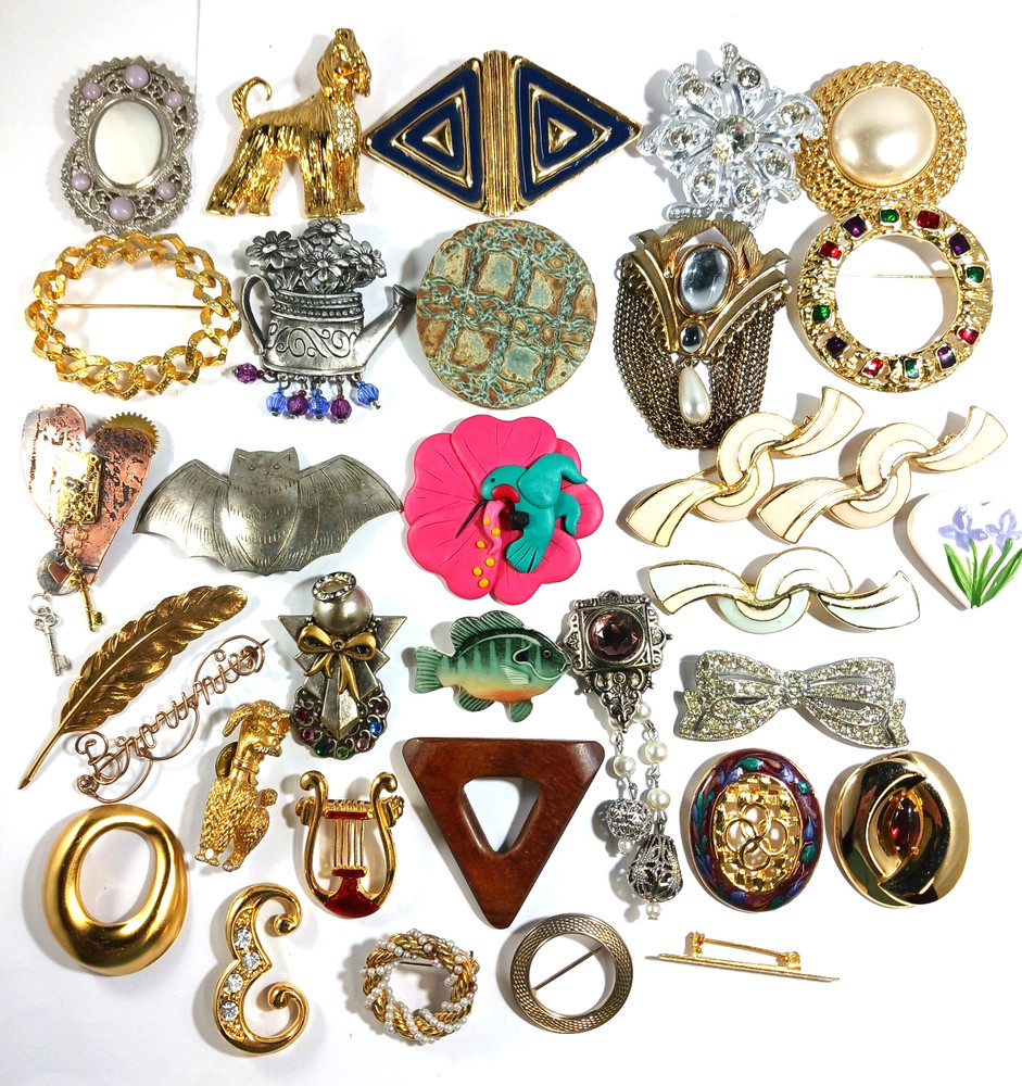 Modern, Vintage Unsigned Brooch Lot of 33 Pieces (Group B)