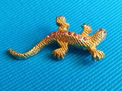 Vintage AAI Lizard/Gecko Pink Rhinestone Gold Tone Brooch/Pin. FREE SHIPPING