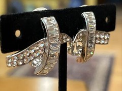 Glamorous Designer Jarin Pave’ Faceted Crystal Rhinestone Clip Earrings Sparky