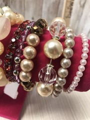 15 Vintage Womens Bracelets Assorted Shades Styles Beads & Free Shipping