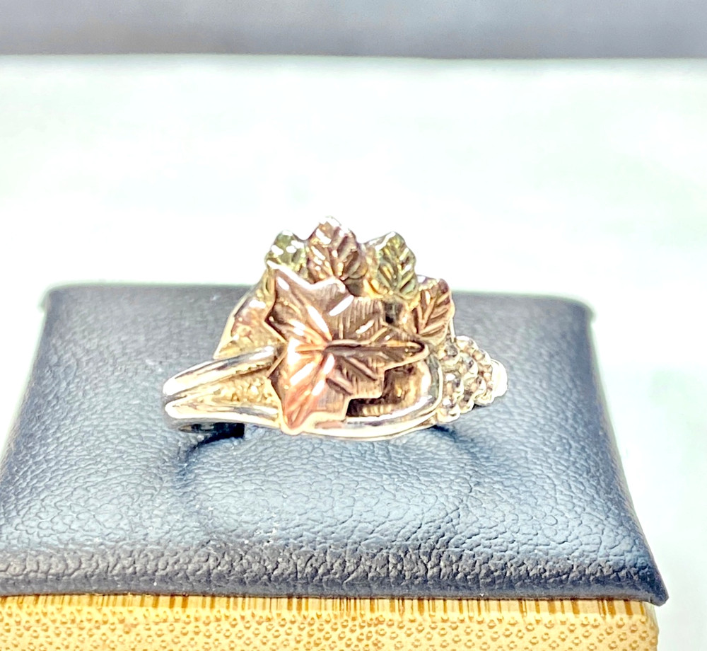 Vintage Sterling Black Hills Gold Riddles Co. Grapes & Leaves Ring Size 6.25