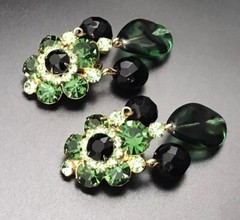 Rare Juliana D&E Green & Black Glass Dangle Clip Earring Book Piece. #1486