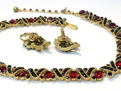 VTG Trifari Red Faceted Crystal & Jet Black Rhinestone Necklace & Earrings