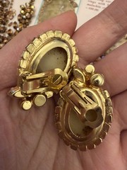 Verified Juliana D&E Book piece art glass full pature neck earring brooch brac