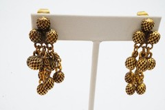 Vintage Clip On Earrings Gold Tone Textured Ball Z3