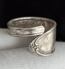 Vintage International Silver Rogers Silver Plated Spoon Ring Floral Size 11.75