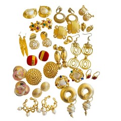 Lot of 19 Pairs VTG Earrings Pierced Clip Gold Pearl Chunky Dangle 70s 80s 90s