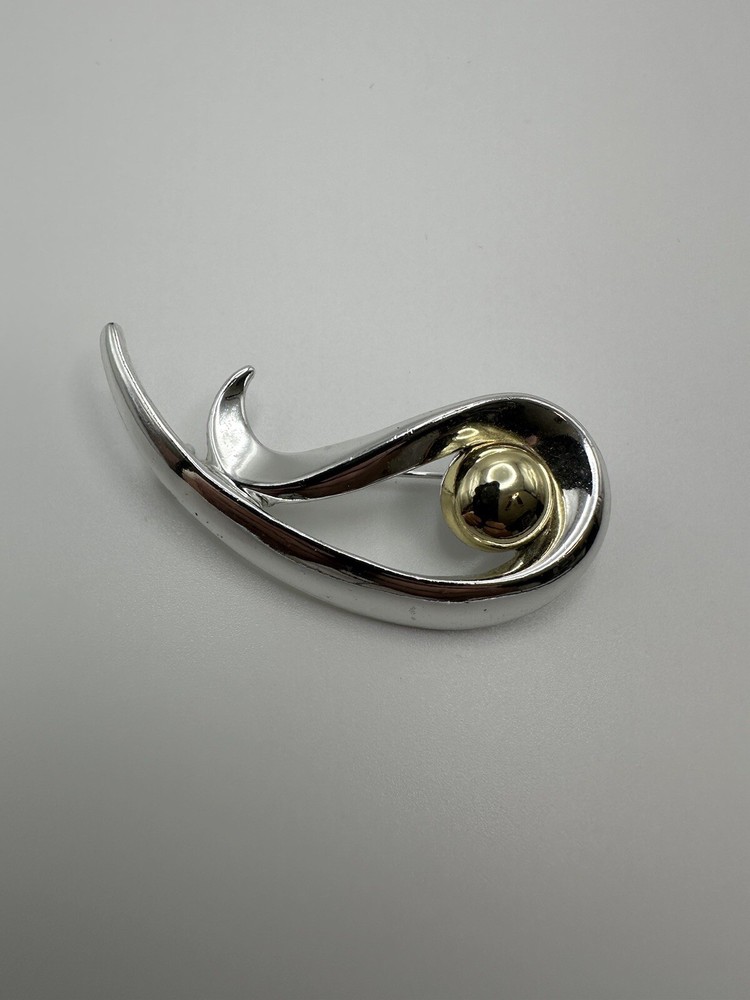 Vintage Silver and Gold Danecraft Brooch 4.5 x 2.5 cm BB9