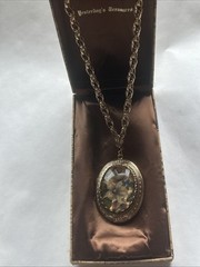 Yesterdays Treasures 2.2″ Oval Locket 28″ Necklace Rose Flower Mother’s Day Gift