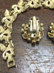 VINTAGE RED AB AURORA BOREALIS BRACELET & CLIP ON EARRINGS SET