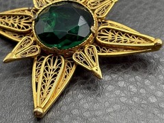 Vintage 80s HUGE Gold Tone Filigree Star Brooch Celestial Green Rhinestone Pin