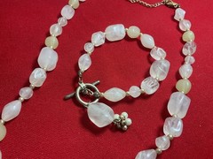 Elegant Moonstone-Inspired Necklace & Bracelet Set – Luminous Beads with Pearl-L