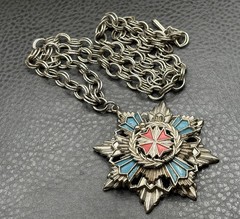 Vintage Silver Tone Maltese Cross Star Medal Pendant Necklace Red Blue Enamel