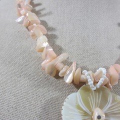 Vintage Shell Necklace Flower Pendant Beach 18 Inch