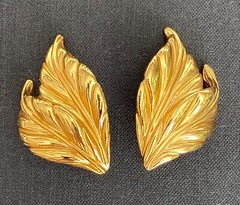Earrings Leaf Large Gold Tone Clip On Vintage