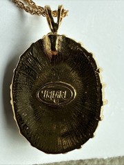 Vintage Signed TRIFARI Gold Tone Diamond Rhinestone Black Stone 17” Necklace
