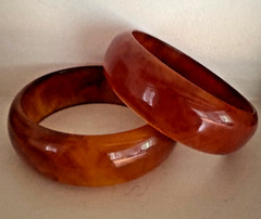VINTAGE BAKELITE APPLE JUICE BANGLE/BRACELETS (TWO) 74 GRAMS TOTAL