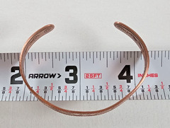 Wheeler Manufacturing Co. solid copper petite cuff embossed arrows 2 1/8″ dia