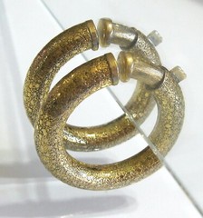 RARE VINTAGE MOD TRIFARI 1960 -1970’s SPRING TENSION CLIP TEXTURED HOOP EARRINGS