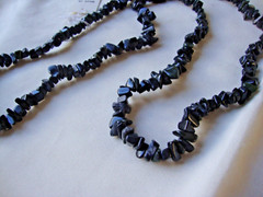 VINTAGE HONG KONG HANDMADE DARK GREEN NEPHRITE JADE CHIPS 35″ ENDLESS NECKLACE