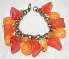 Vintage 60s Orange Lucite Bauble Beaded 7″ Charm Bracelet Gold Tone Chain