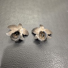 Vintage Mid-Century Taxco Mexican Sterling Silver Orchid Flower Clip-On Earrings