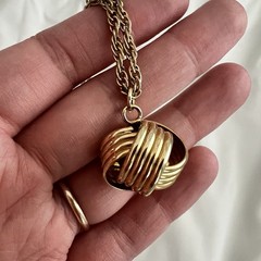 Vintage Gold Tone Ribbed Love Knot Pendant intertwine Necklace Chunky Rope Chain