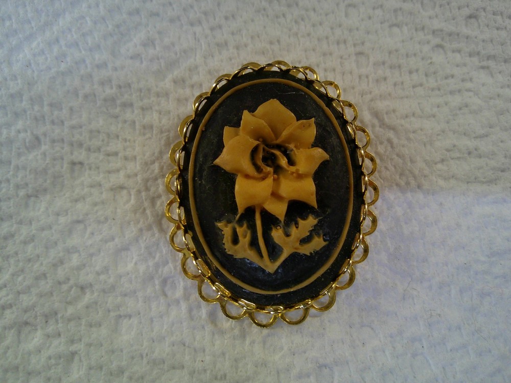 Vintage Cameo Flower Unmarked Pin 1-3/4″ tall