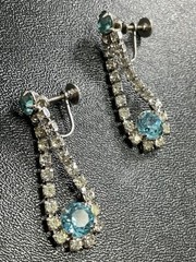 Vintage 1.6” Aqua Blue Crystal Rhinestone Dangle Screw Back Earring