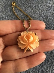 Vtg Carved Floral Necklace Faux Orange Lucite Acrylic Flower Gold Tone Chain