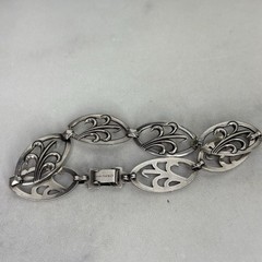 Vintage Sterling Silver Oval Link Leaf Floral Design Bracelet