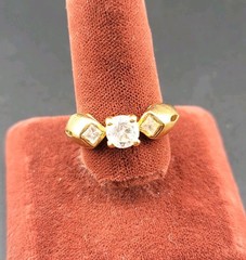 Vtg Sz 6 Ring Cubic Zirconia Solitaire w/ Accents Fashion Jewelry Unique Design