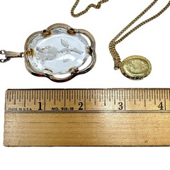 Vtg Lot Of 2 Pendant Necklaces Lucite Intaglio Tulip And Lady Remington Locket