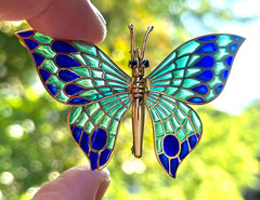 Vintage 18K Gold PLIQUE A JOUR Articulated BUTTERFLY Brooch Moveable Signed MINT