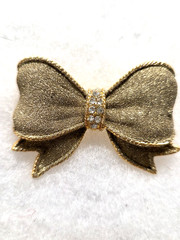 Vtg gold tone rhinestone sugar ball coated Bow Pin
