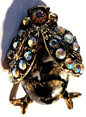 VINTAGE STUNNING AURORA BOREALIS CRYSTAL LUCITE BUG SIGNED AJC PIN BROOCH