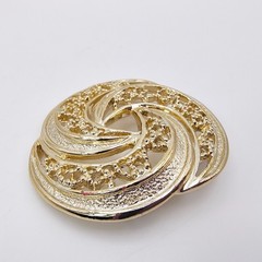 Vintage Gerry’s Openwork Swirl Brooch Gold Tone Modernist Sculptural Mob Wife