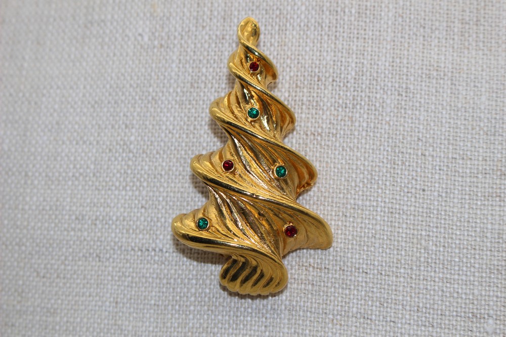VINTAGE VERO RHINESTONE CHRISTMAS TREE BROOCH/PIN-GOLD TONE-SIGNED