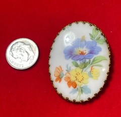 Vintage Oval White Green Yellow Blue Flower Glass Cameo Cab Scarf Clip Gold tone